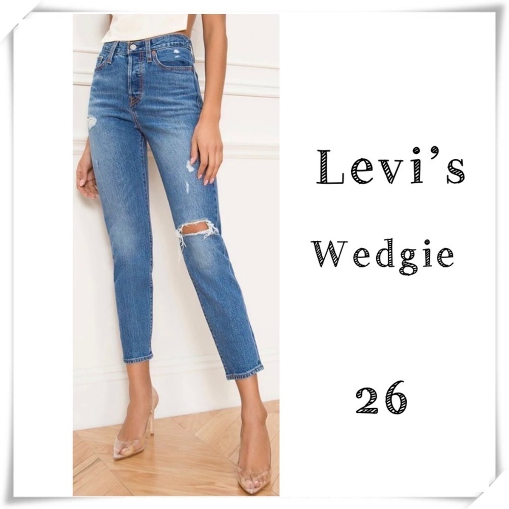 Levi’s Wedgie High Rise Ripped Distressed Jeans Button Fly